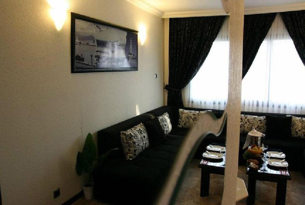 Aksan Hotel İzmir Buitenkant foto