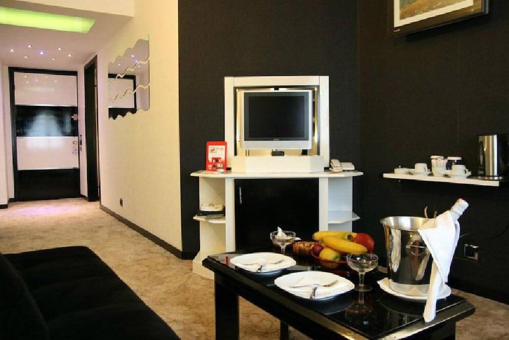 Aksan Hotel İzmir Buitenkant foto