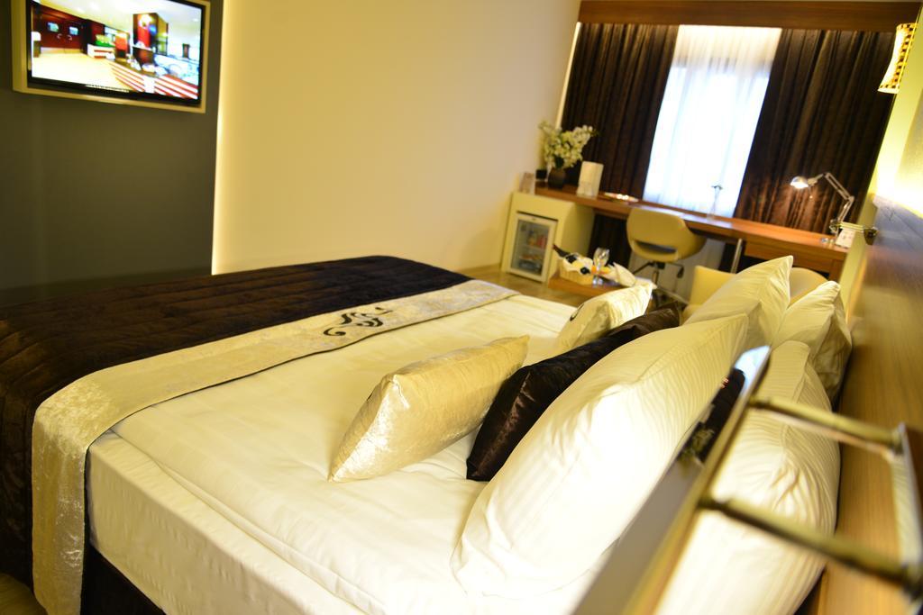 Aksan Hotel İzmir Buitenkant foto