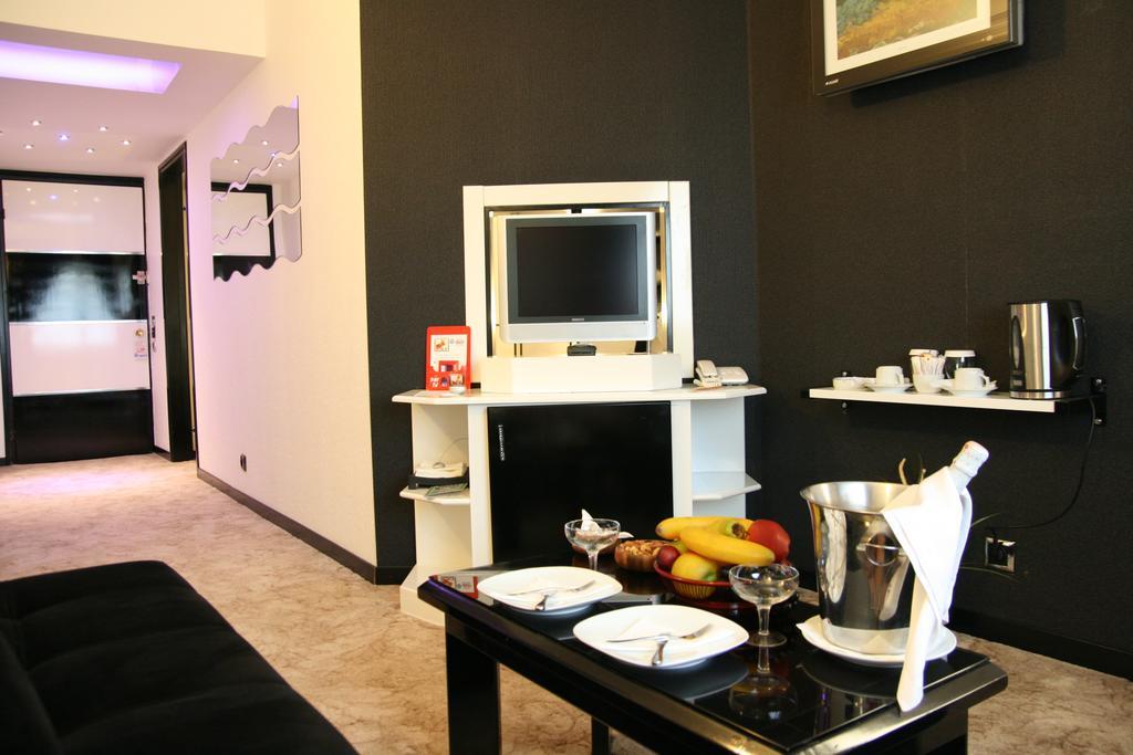 Aksan Hotel İzmir Buitenkant foto